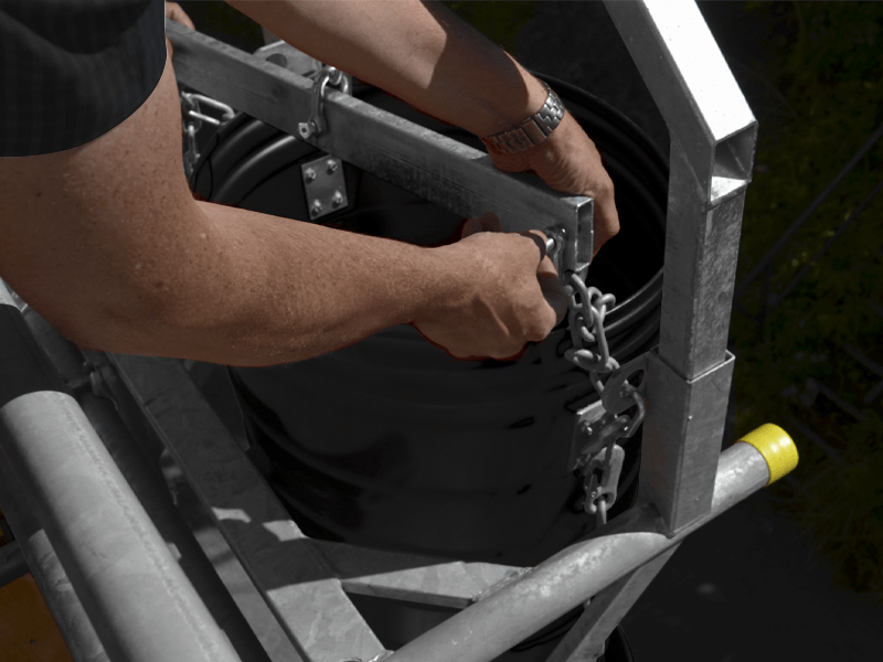 107822_Handlier_met_frame_en_20m_staalkabel_tbv_stortkoker_p3