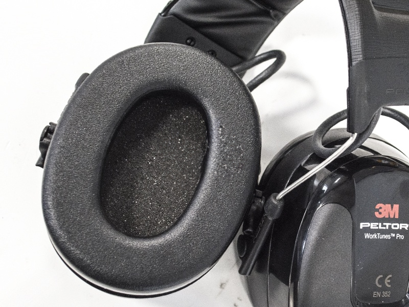 121425_Oorkap_3M_Peltor_WorkTunes_PRO_met_radio_helmbevestiging_HRXS221P3E_p4