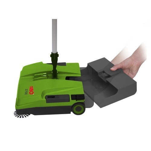 127398_Veegmachine_DiBO_compactveger_Sweeper_370_E_Accu_p2