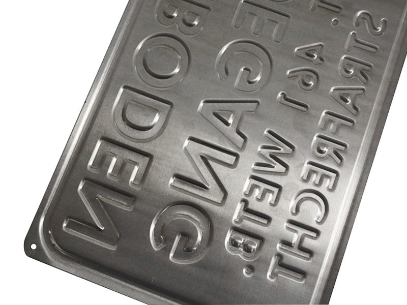 127677_Verboden_Toegang_geperst_metaal_33_x_20_cm_p2