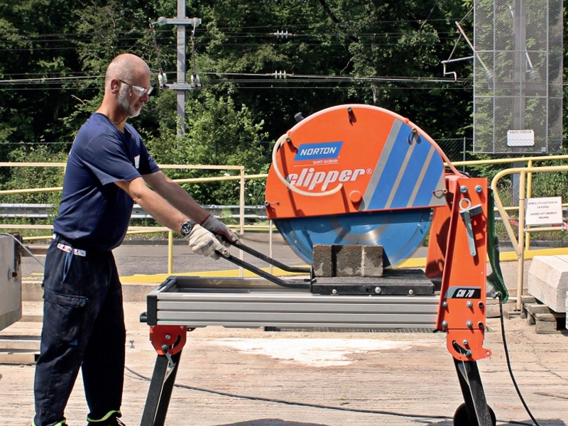 128737_Steenzaagmachine_Norton_Clipper_CM70_Alu_diamantblad_p6