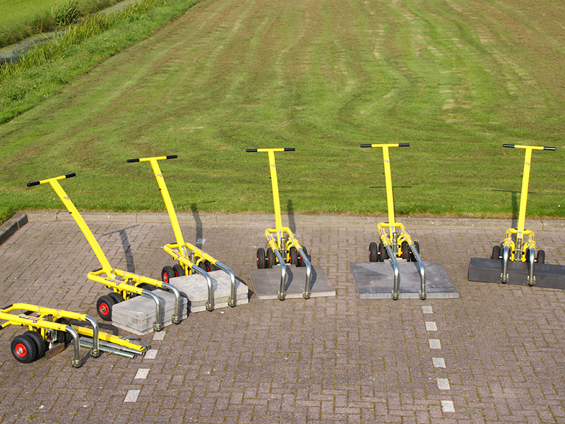 Tegellegger Easylift TessPaver 120S met anti-lekwielen
