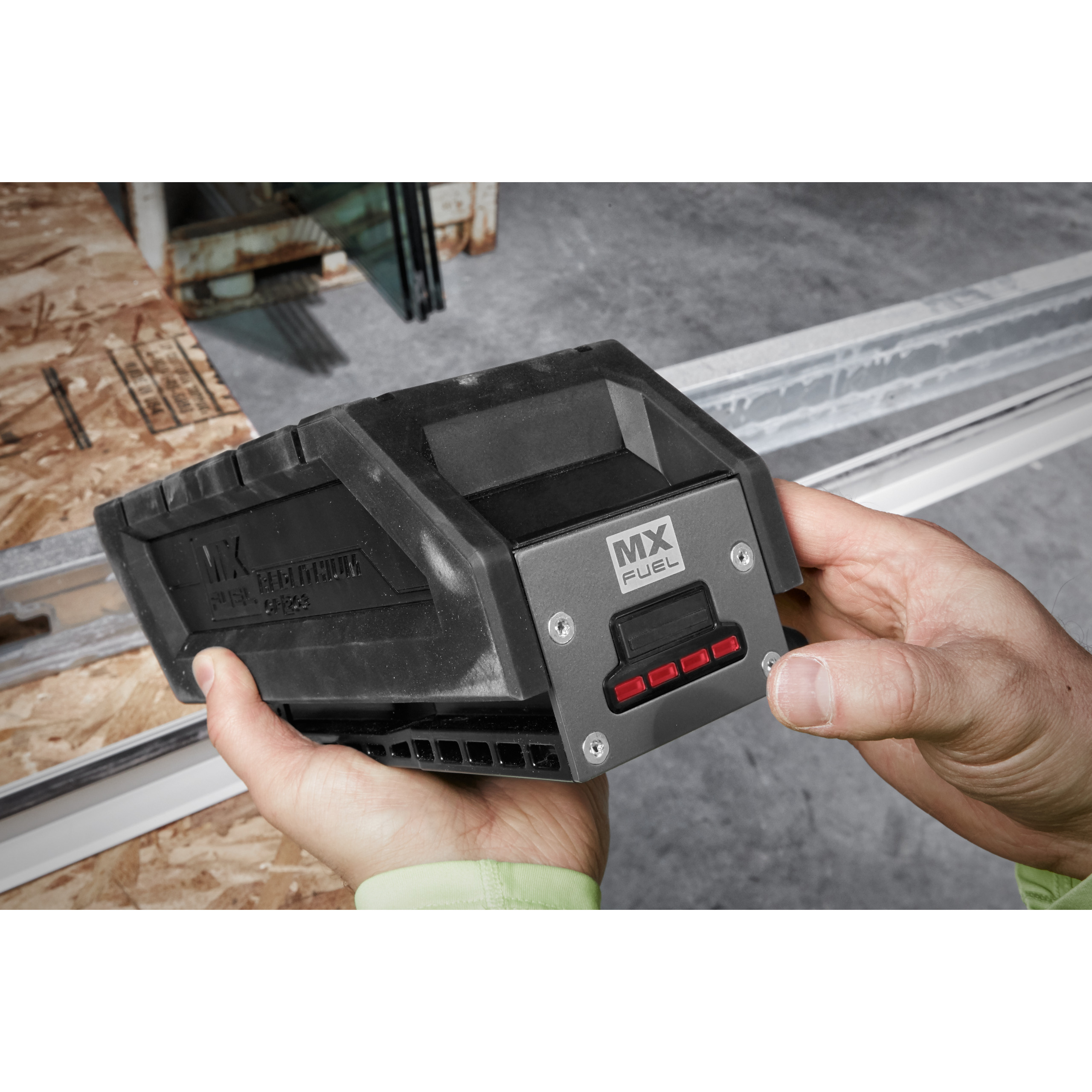 129900_Milwaukee_MX_FUEL_accu_3Ah_MXF_CP_203_p4