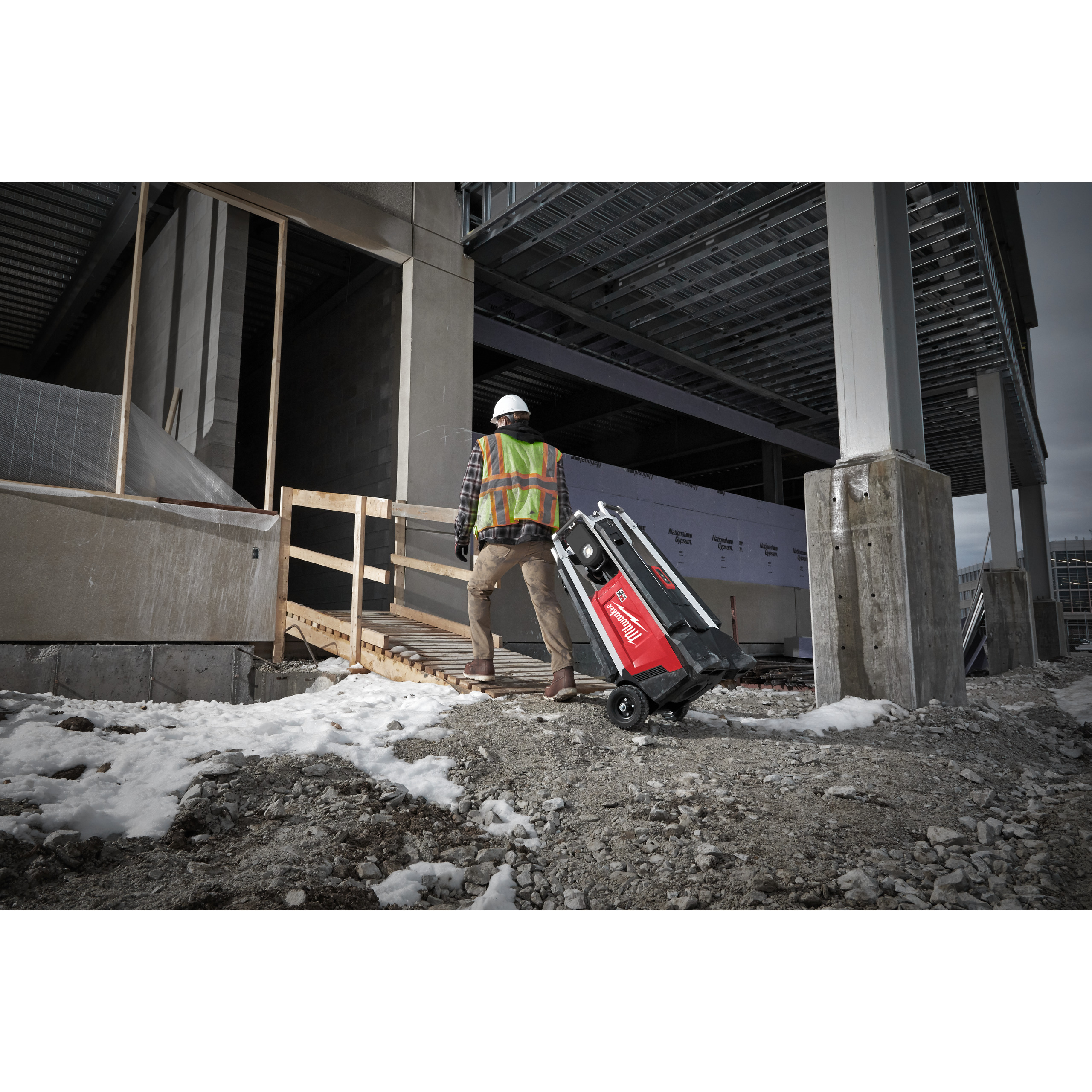 129902_Milwaukee_MX_FUEL_torenlamp_1x_6_0Ah_MXF_TL_601_p10