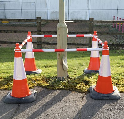 130160_Afstandshouder_telescopisch_rood_wit_110_220_cm_p2