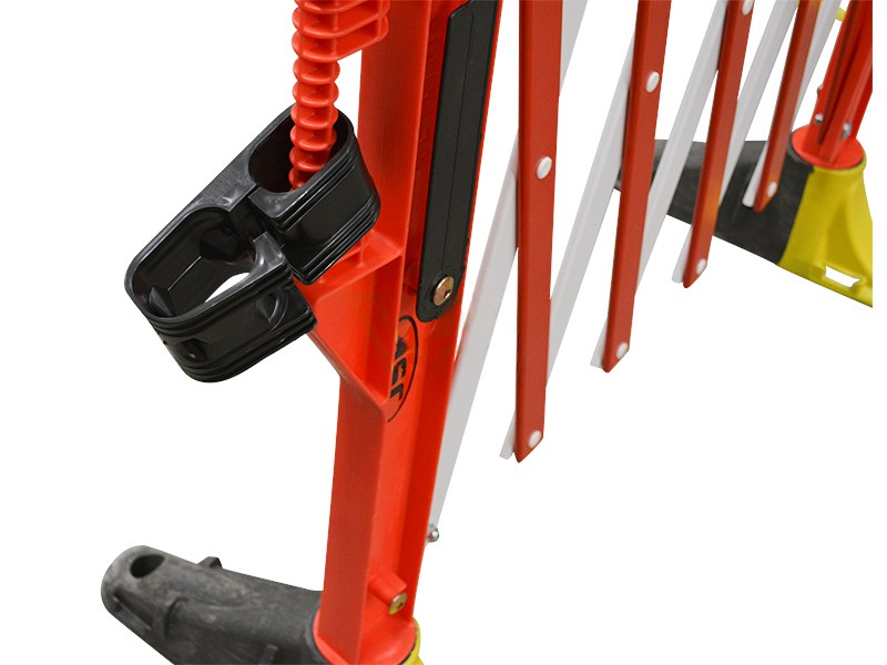 130162_Afzethek_schaarhek_Titan_3m_Rood_Wit_Anti_trip_voet_p2