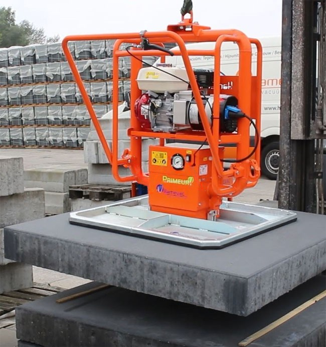 130401_VacuA14m_hijsunit_Hamevac_VHU_700_BLR_700_kg_Radiobediend_p3