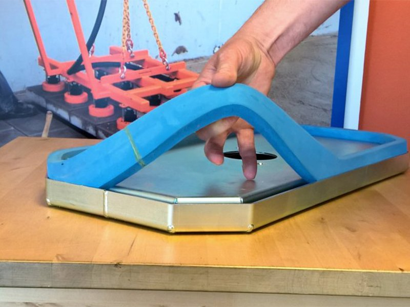 130401_VacuA14m_hijsunit_Hamevac_VHU_700_BLR_700_kg_Radiobediend_p4