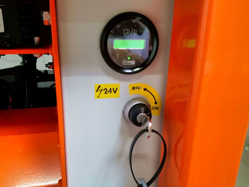 130487_VacuA14m_hijsunit_Hamevac_VHU_3000_AR_op_accu_Radiobediend_p6