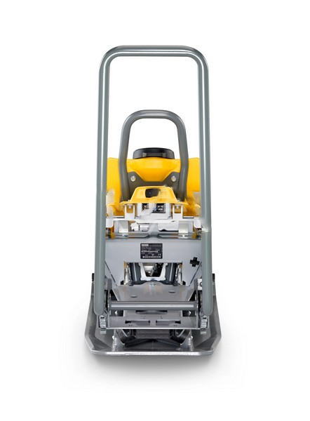 131103_Trilplaat_op_accu_Wacker_APS_1340_we_met_watertank_p10