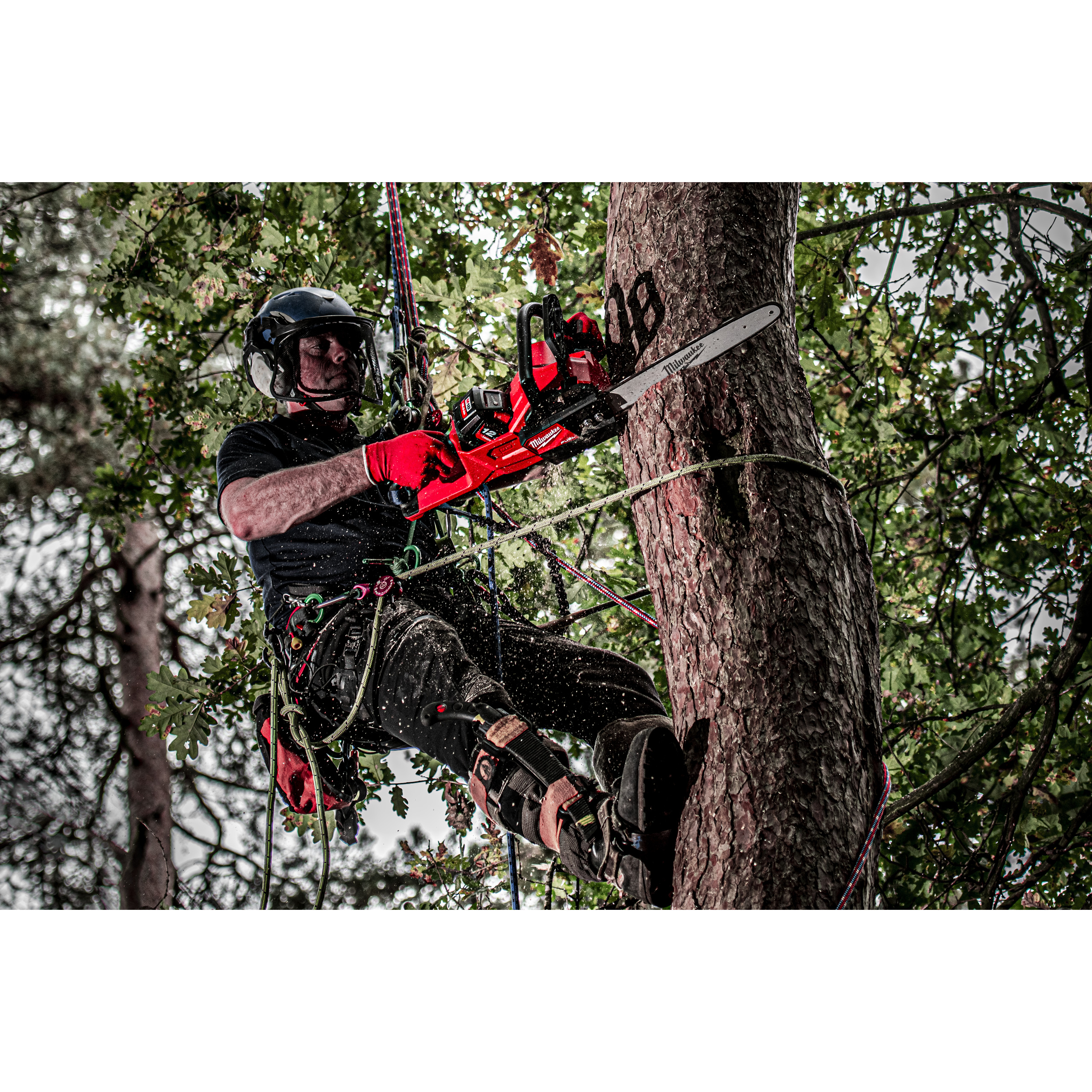 131901_Milwaukee_18V_kettingzaag_40cm_FUEL_M18_FCHS_0_p6