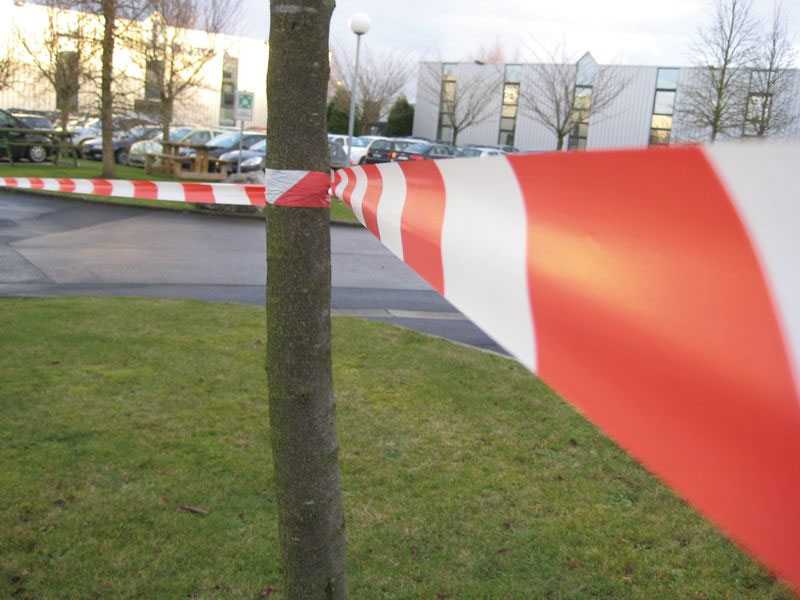 132131_Afzetlint_biologisch_afbreekbaar_rood_wit___100_m_p1