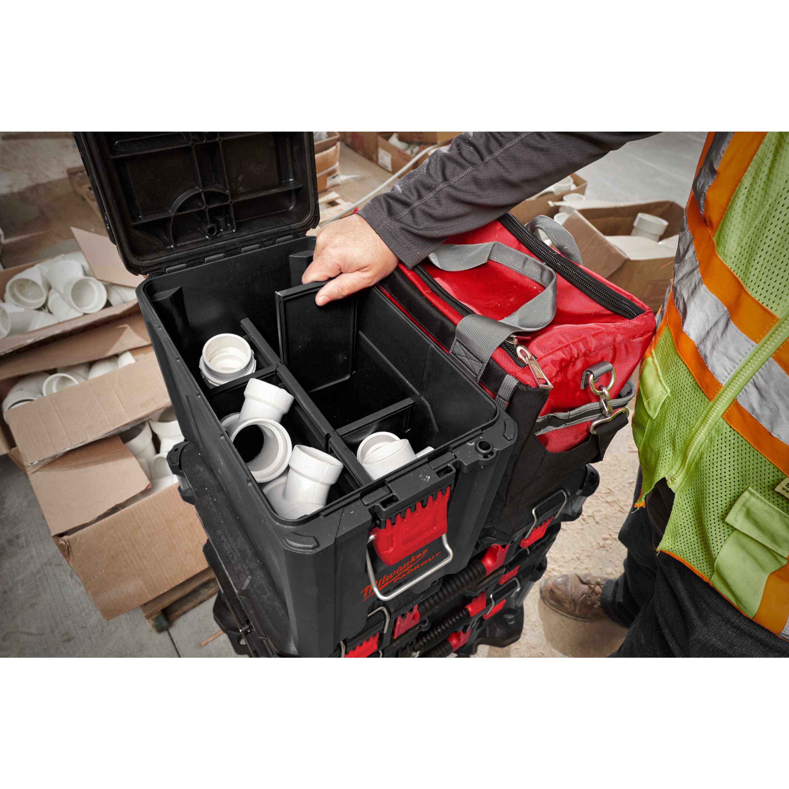 136577_Milwaukee_PACKOUT_Box_Compact_330_x_249_x_411_p4