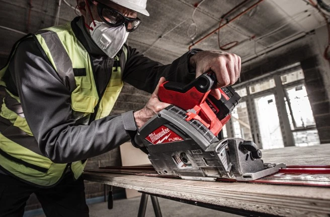 136665_Milwaukee_geleiderail_GR_800_0_8m_aluminium_p3