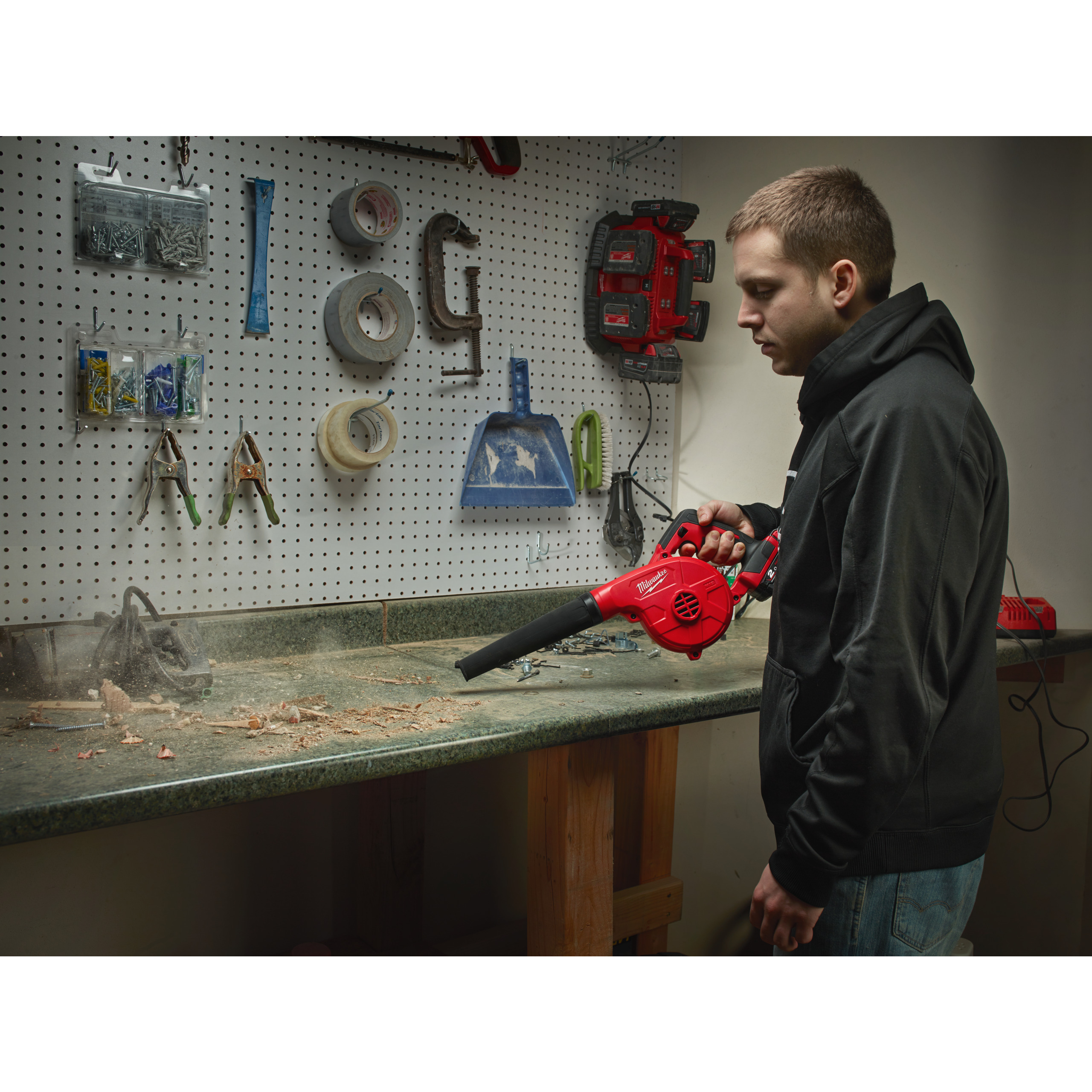 136990_Milwaukee_18V_blazer_compact_M18_BBL_0_p4