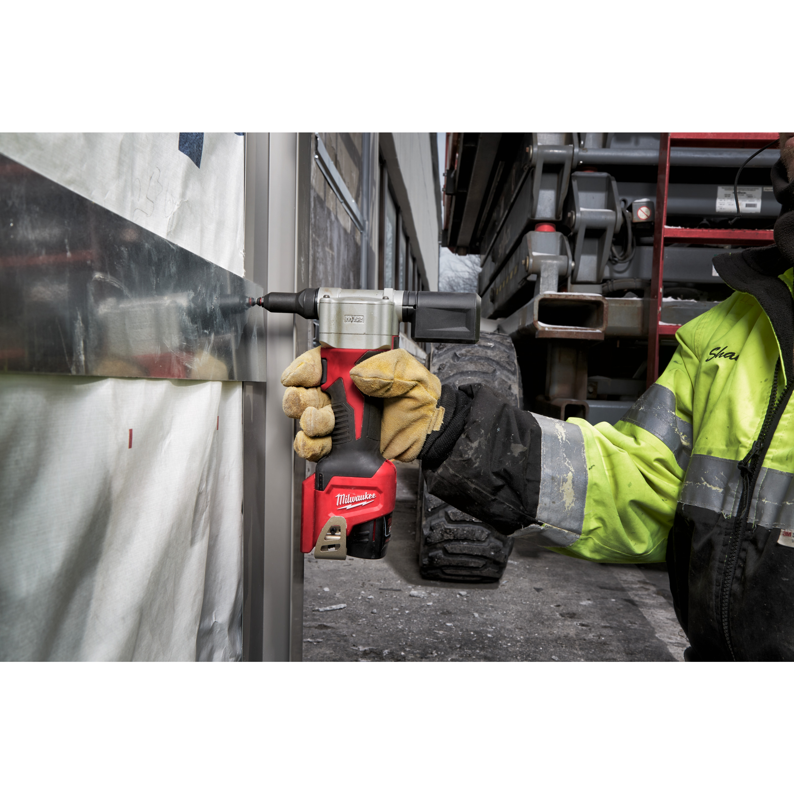 137053_Milwaukee_12V_blindklinknageltang_2_4___4_8mm_M12_BPRT_0_p3