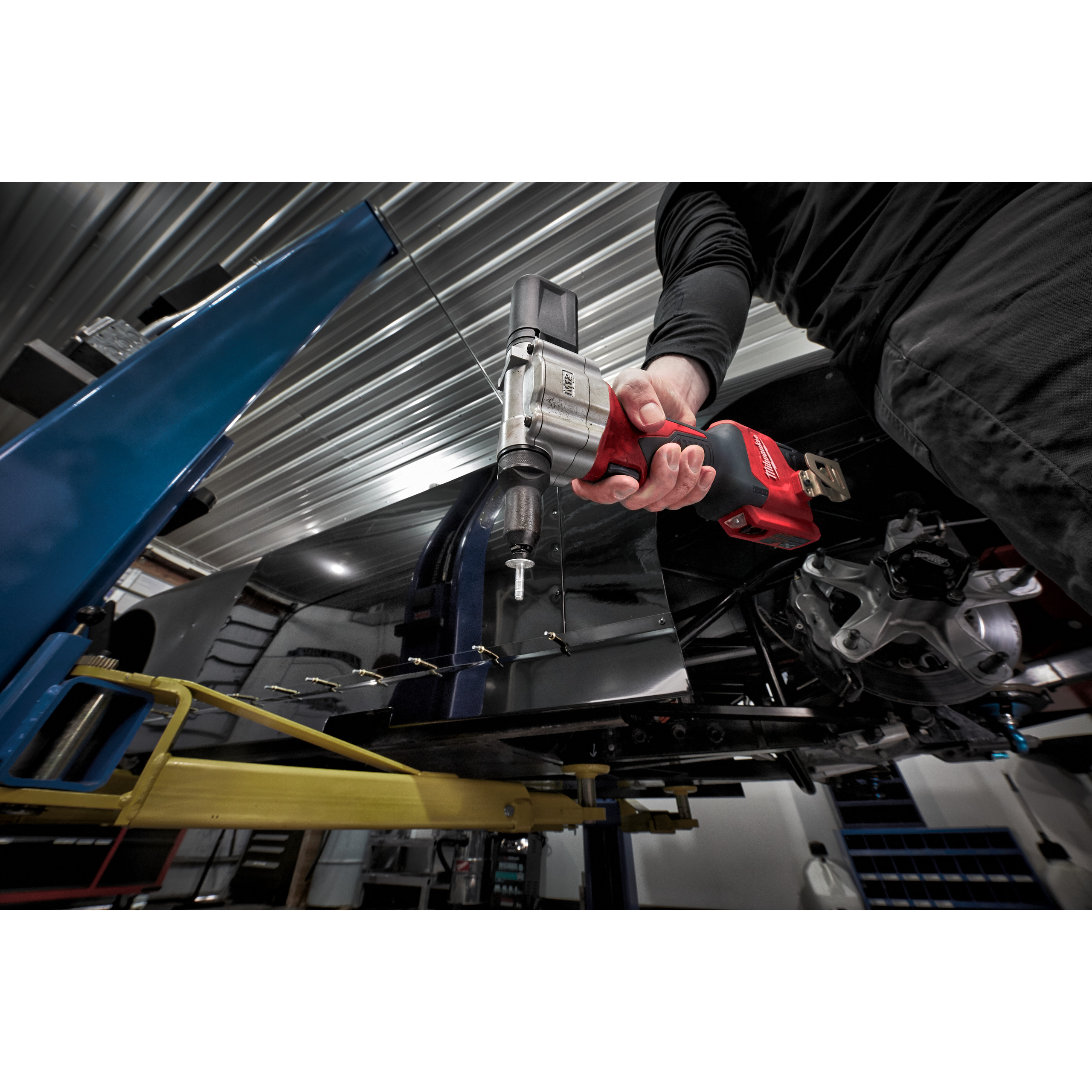 137053_Milwaukee_12V_blindklinknageltang_2_4___4_8mm_M12_BPRT_0_p4