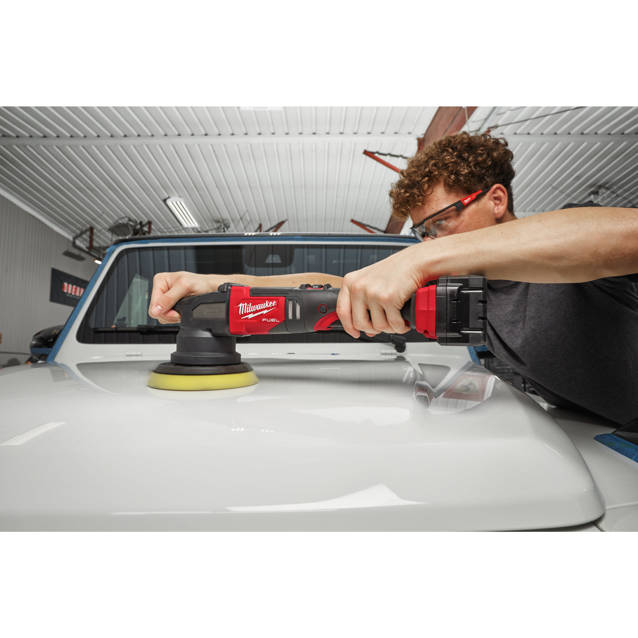 137140_Milwaukee_18V_polijstmachine_125mm_excentrisch_15mm_uitslag_FUEL_M18_FROP15_0X_p9