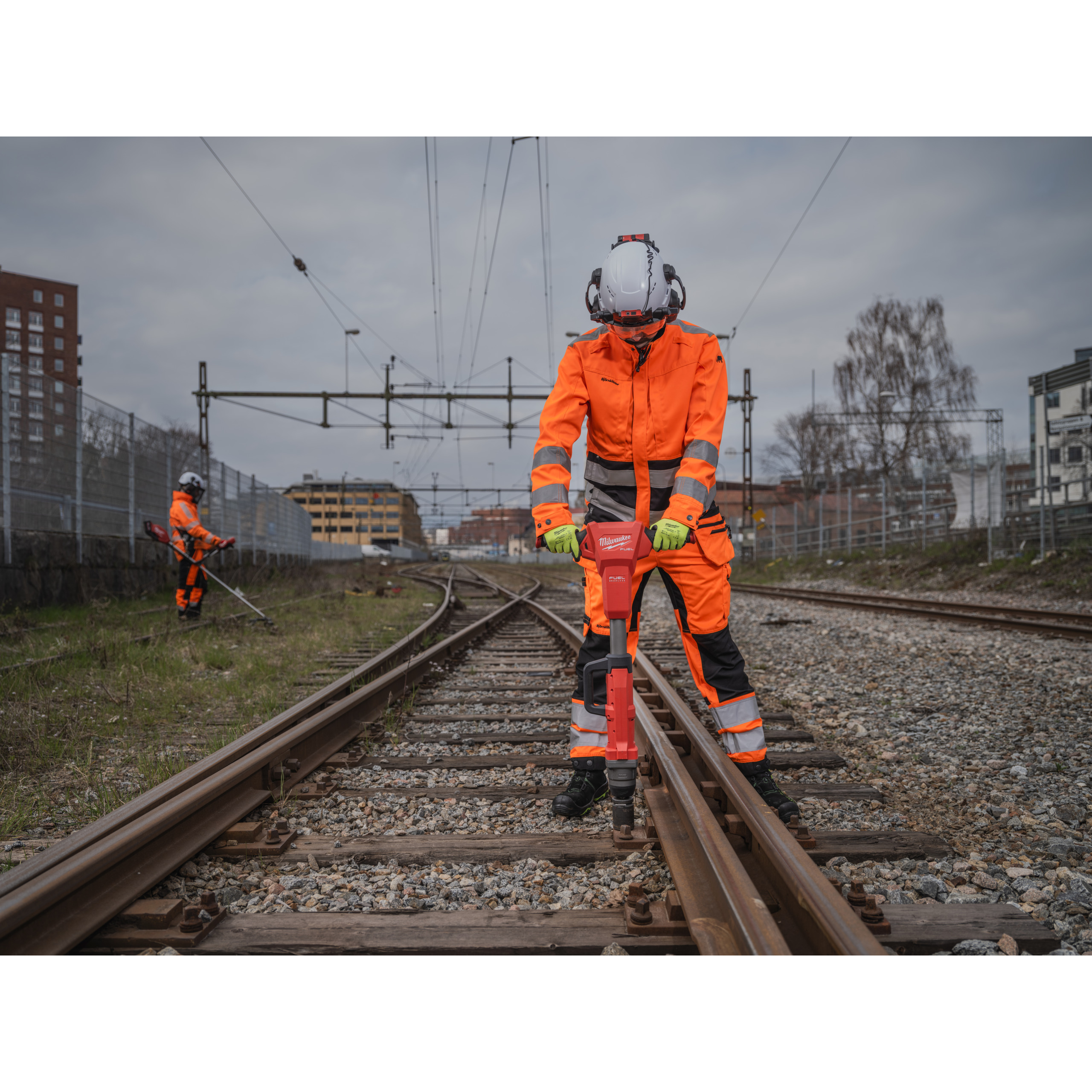 137197_Milwaukee_18V_slagmoersleutel_1__2033Nm_FUEL_Rail_Lang_frictiering_M18_FHIWF1R_0_p2