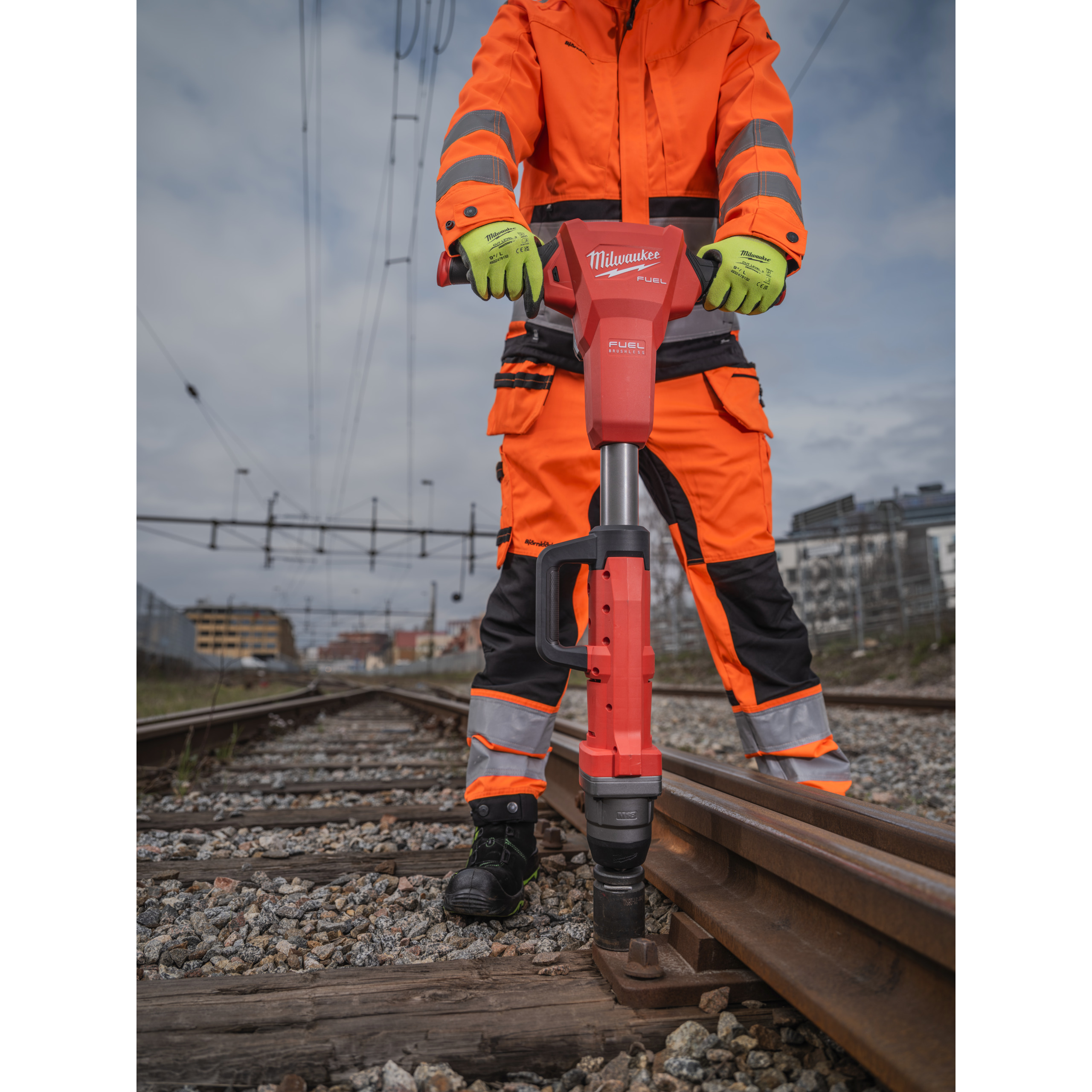 137197_Milwaukee_18V_slagmoersleutel_1__2033Nm_FUEL_Rail_Lang_frictiering_M18_FHIWF1R_0_p4