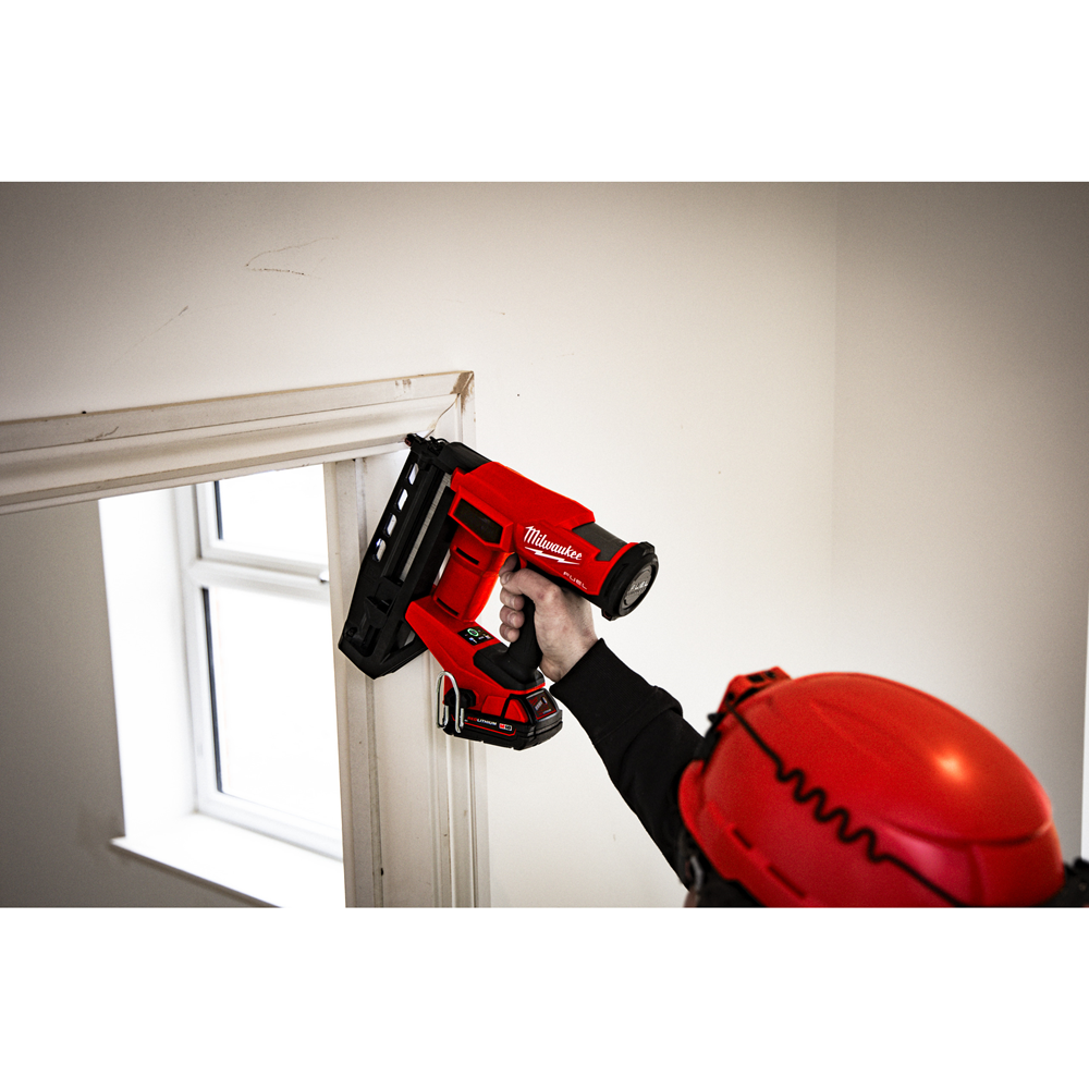 137200_Milwaukee_18V_afwerktacker_16Ga_recht_brad__1_6_FUEL_M18_FN16GS_0X_p5
