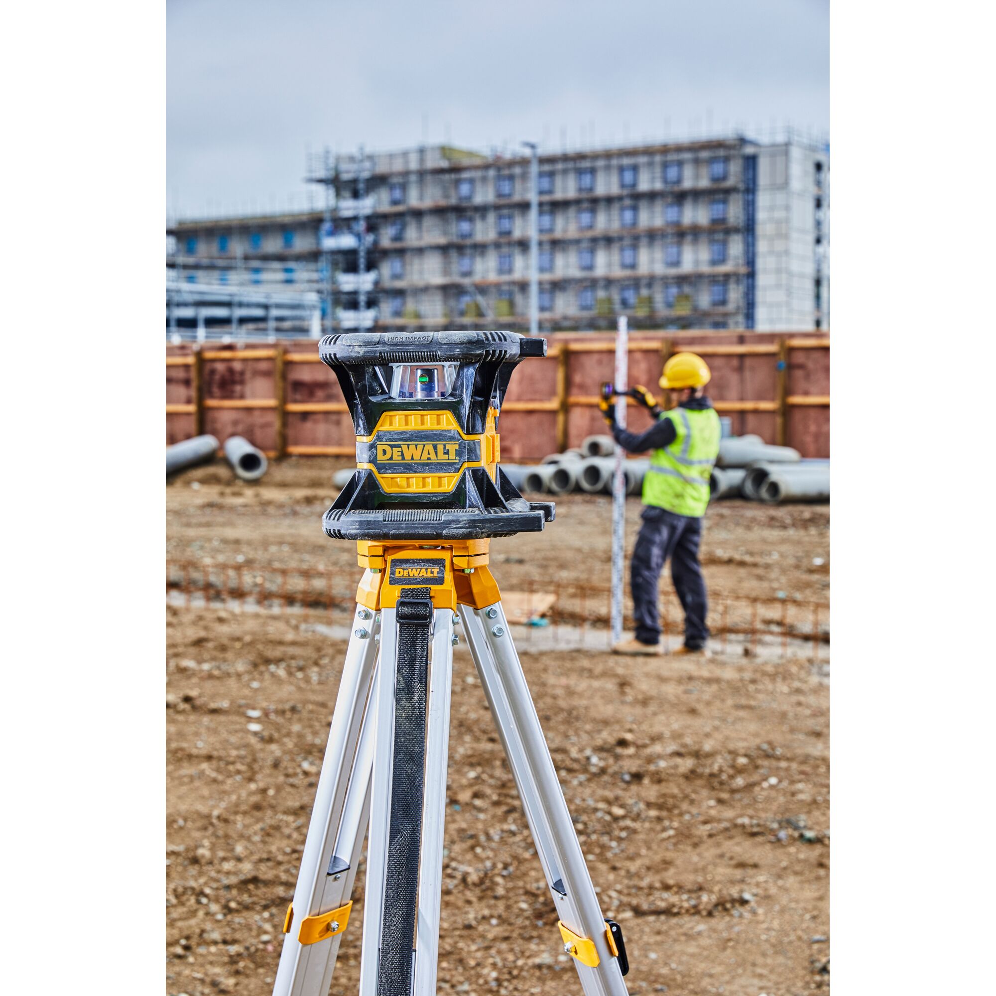 138148_Dewalt_18V_roterende_laser_groen_IP67_Bluetooth_1_x_2_0Ah_DCE080D1GS_QW_p9