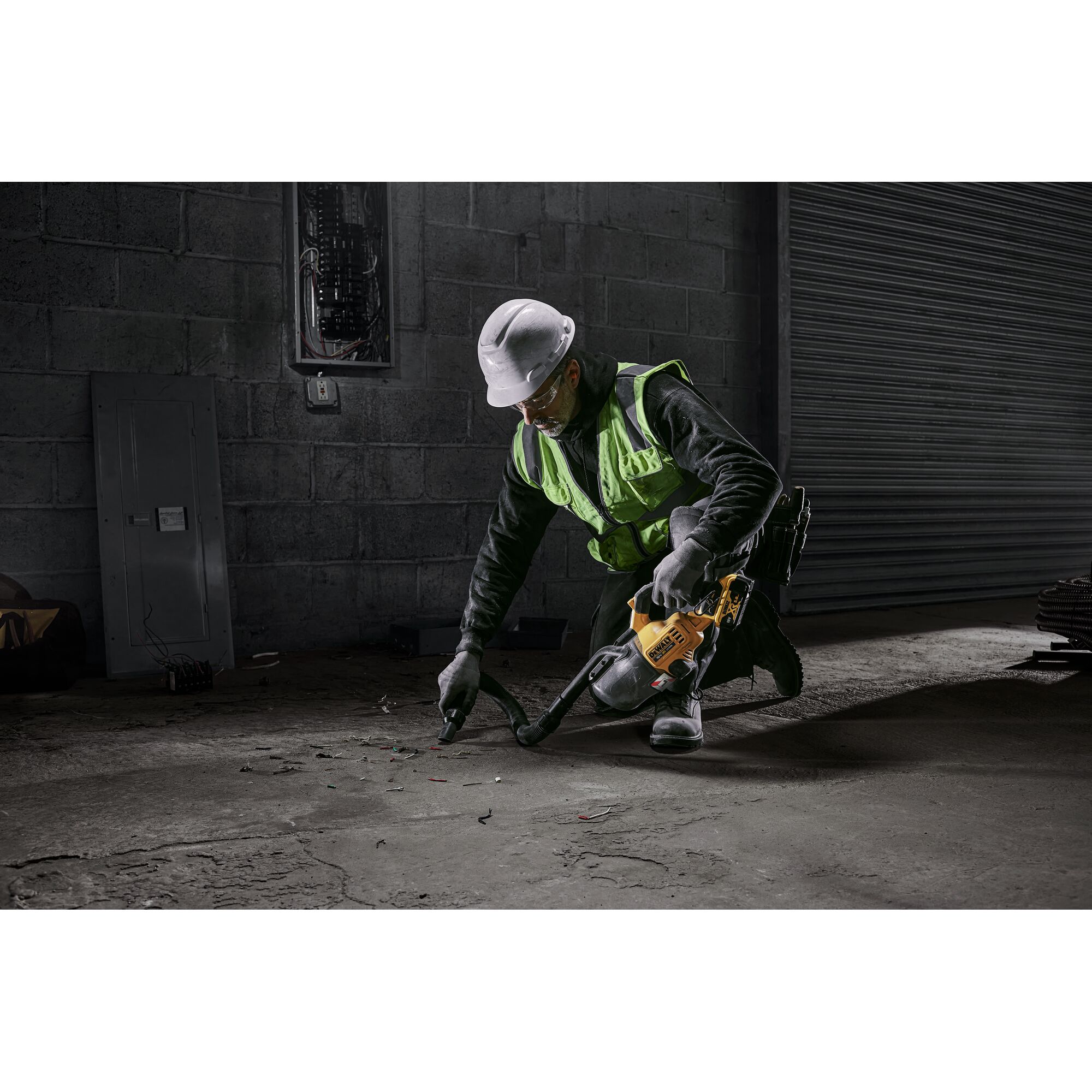 138275_Dewalt_18V_handstofzuiger_0_7L_L_klasse_met_acc_DCV501LN_XJ_p8
