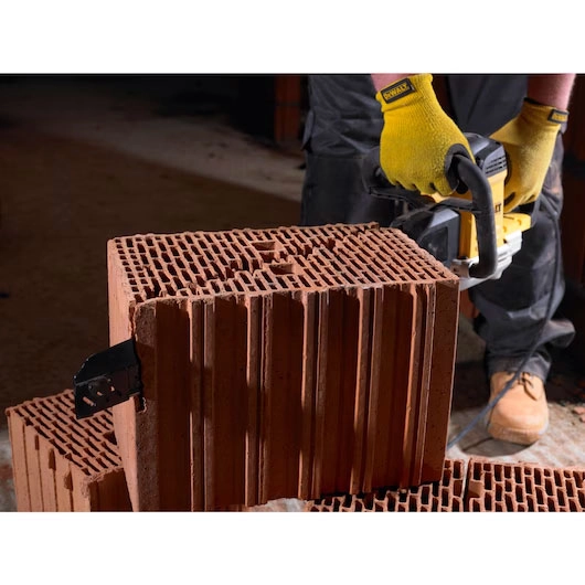 138323_DeWALT_alligatorzaag_DWE396_QS_230V_29_5cm_p3