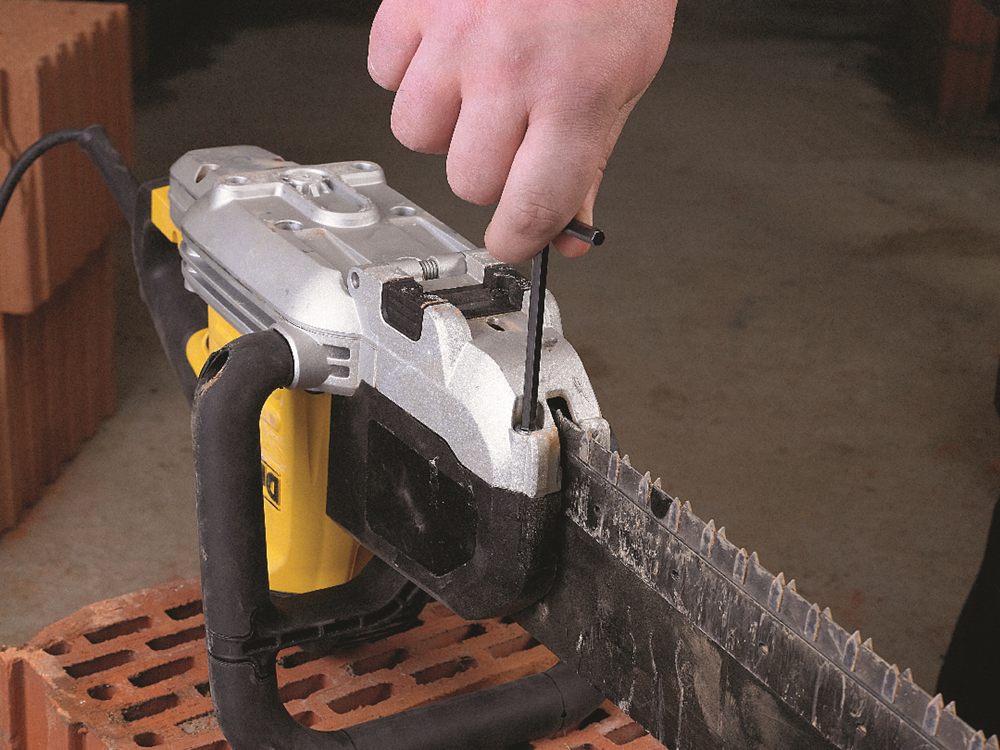 138325_Dewalt_alligatorzaag_450mm_1700W_met_76T_klasse_20_Porotherm_zaagblad_DWE398_QS_p3