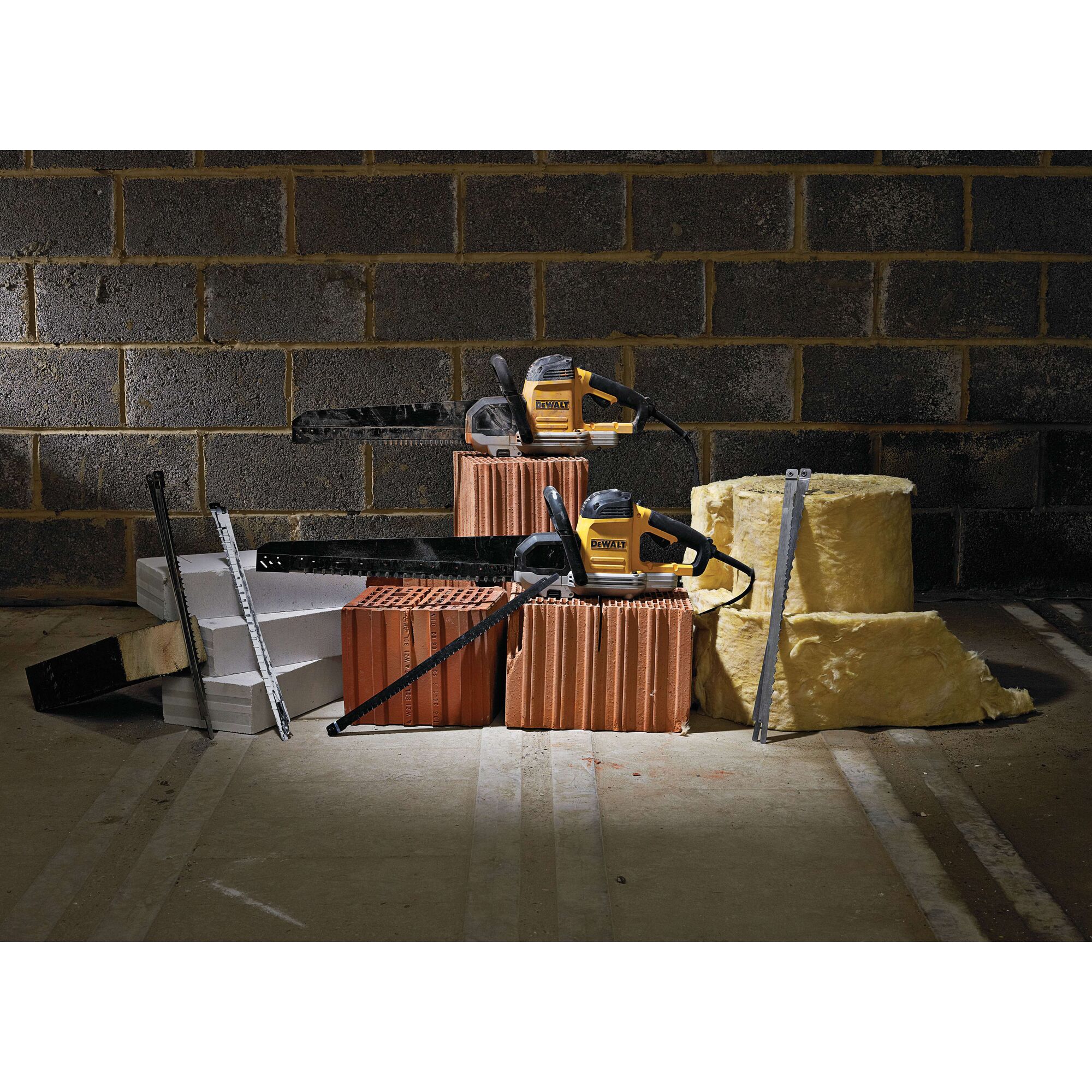 138325_Dewalt_alligatorzaag_450mm_1700W_met_76T_klasse_20_Porotherm_zaagblad_DWE398_QS_p8