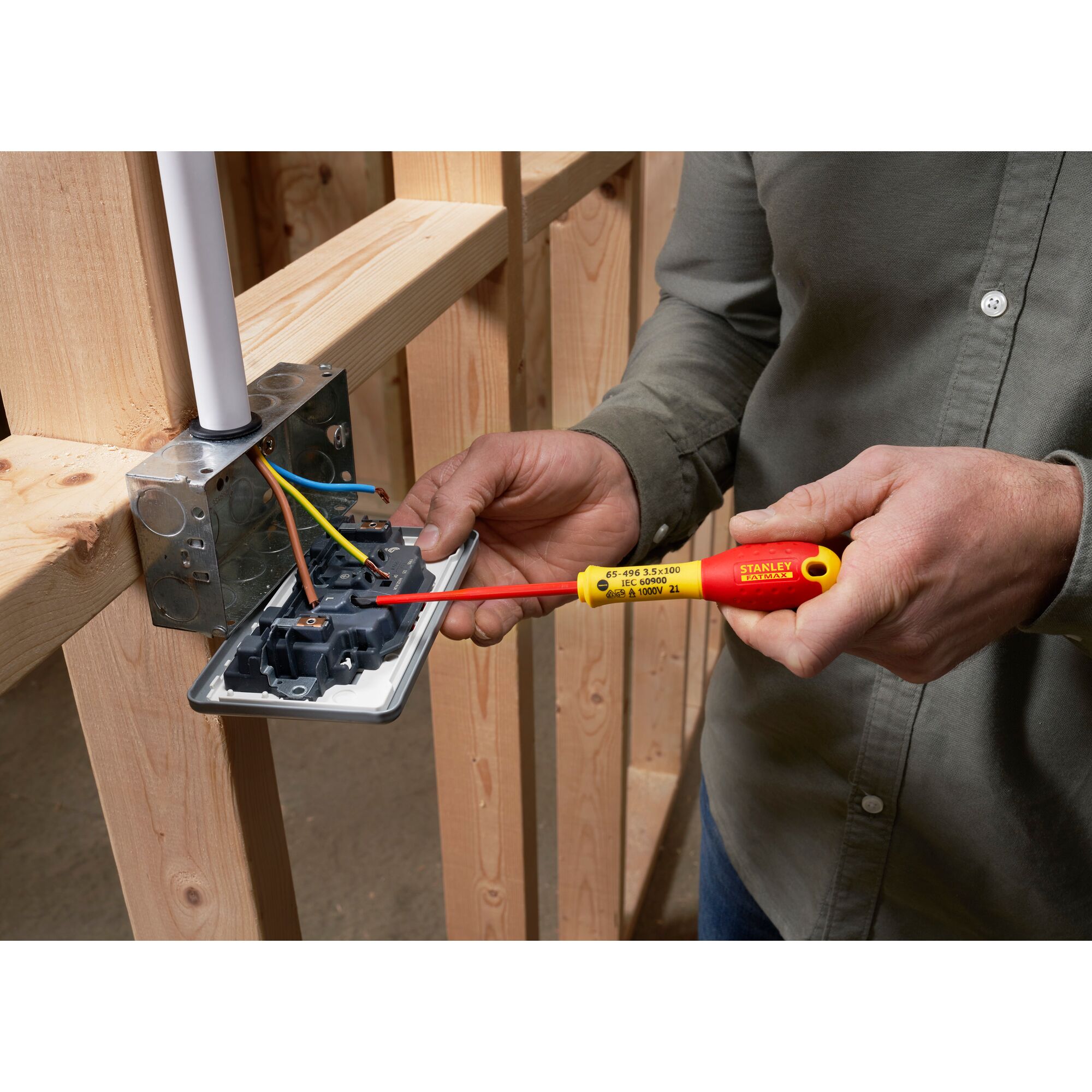 140202_Stanley_FATMAX_Schroevendraaierset_Pro_VDE_5_delig_PH_Smalle_Tip_XTHT0_62692_p4