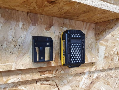 142511_StealthMounts_DeWALT_accu_houder_18V_6st_zwart_p2