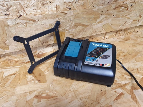 142528_StealthMounts_Makita_acculader_DC18RC_houder_18V_2st_zwart_p2