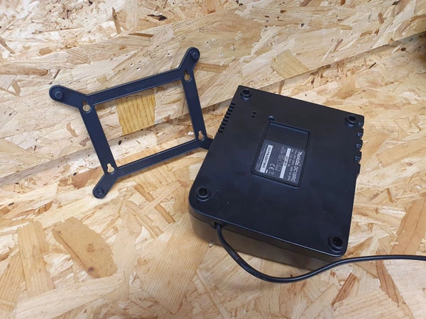 142528_StealthMounts_Makita_acculader_DC18RC_houder_18V_2st_zwart_p3