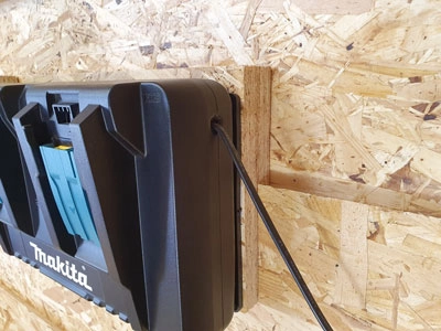 142529_StealthMounts_Makita_acculader_DC18RD_houder_18V_2st_zwart_p3