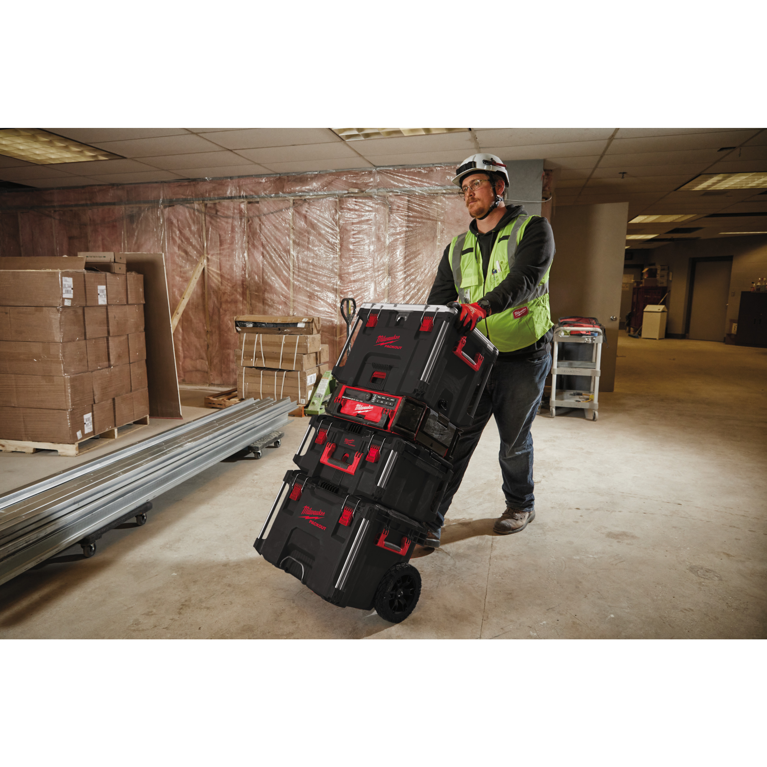 144782_Milwaukee_PACKOUT_Box_XL_Cooler_560_x_394_x_422_p4