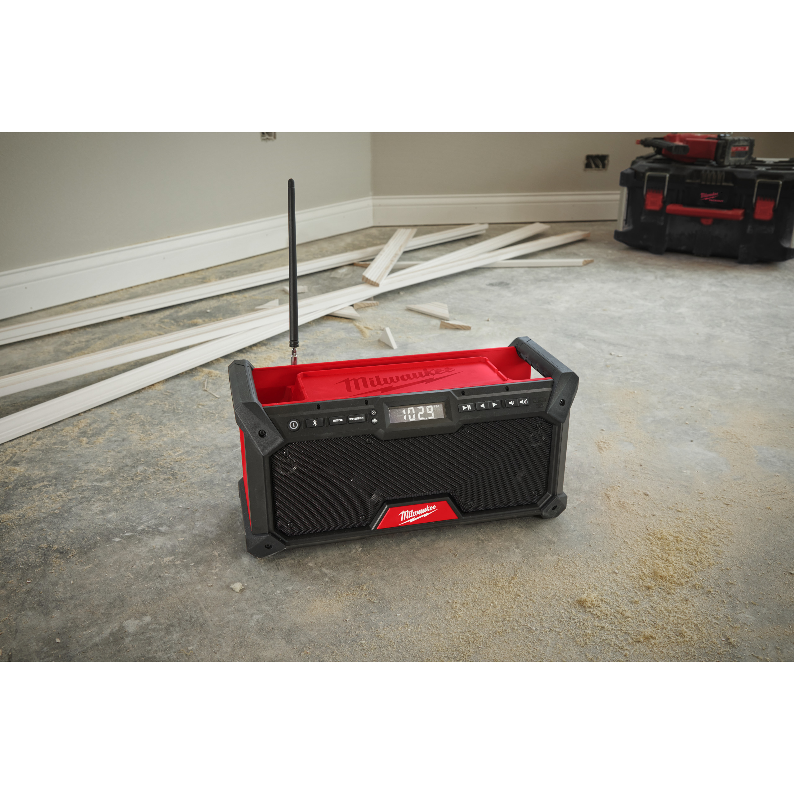 144878_Milwaukee_18V_radio_jobsite_DAB__M18_RADDAB_G2_0_p8