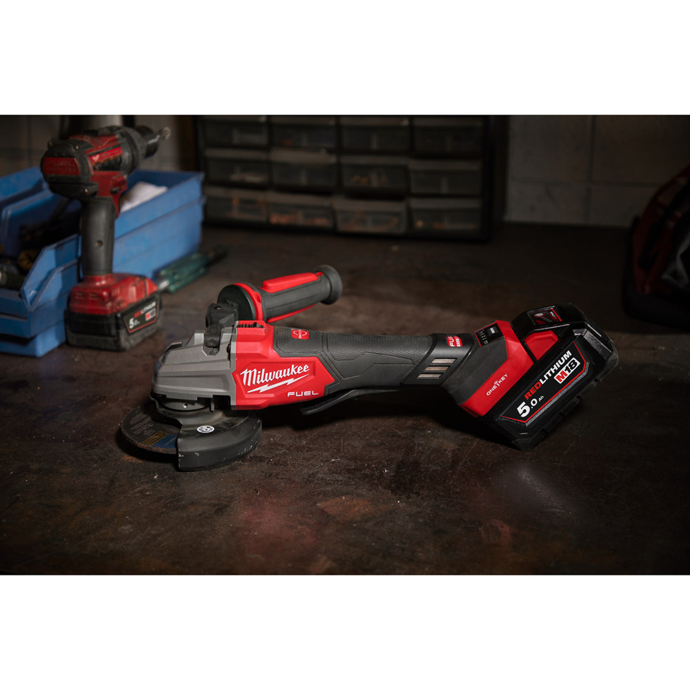 144884_Milwaukee_18V_haakse_slijper_125mm_ONE_KEY_variabel_Dual_Action_schakelaar_rem_M18_FSAGSVO125X_0X_p3