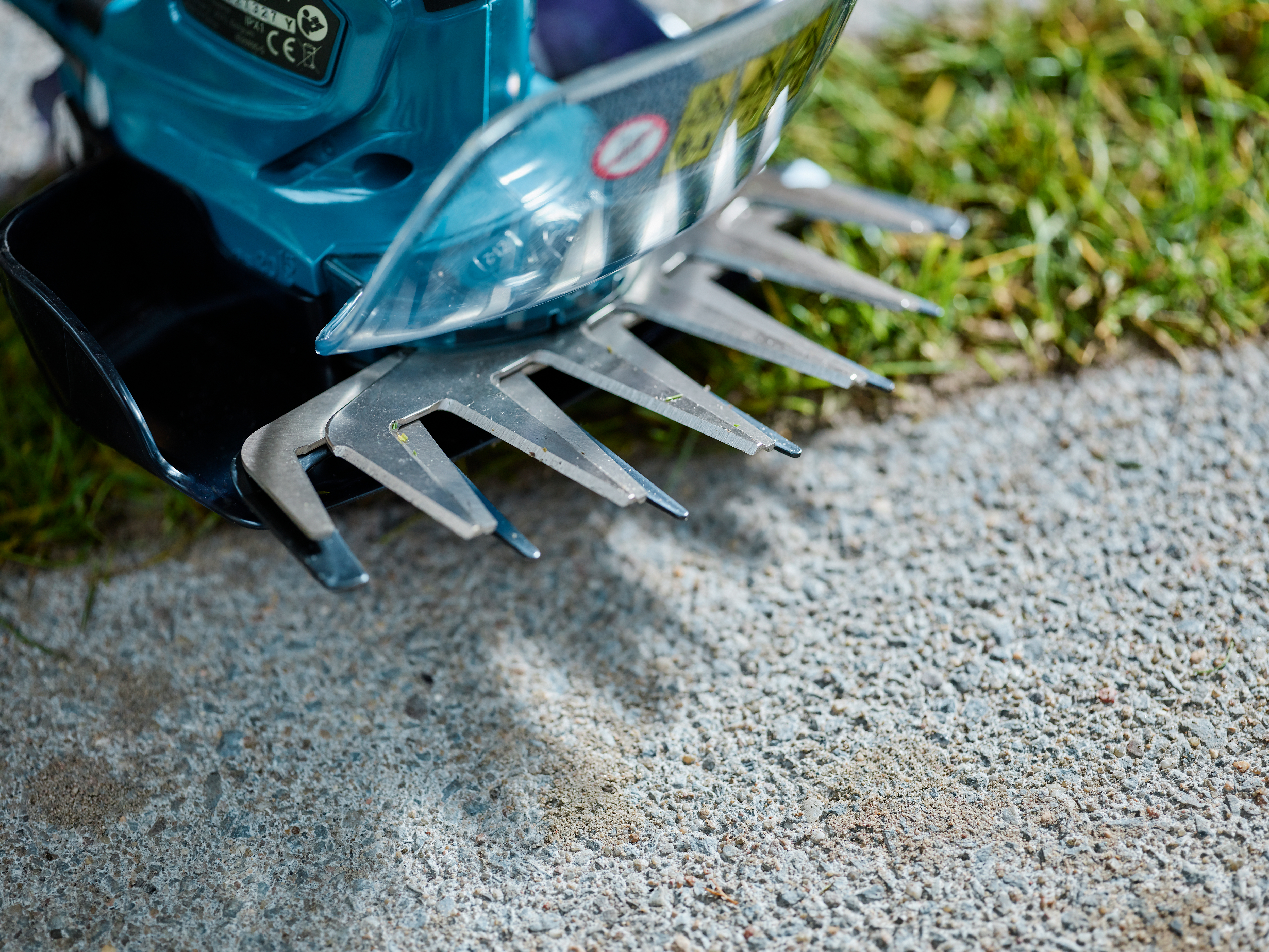 145454_Makita_buxus_grasschaar_DUM604ZX_18V_200_160mm_p4