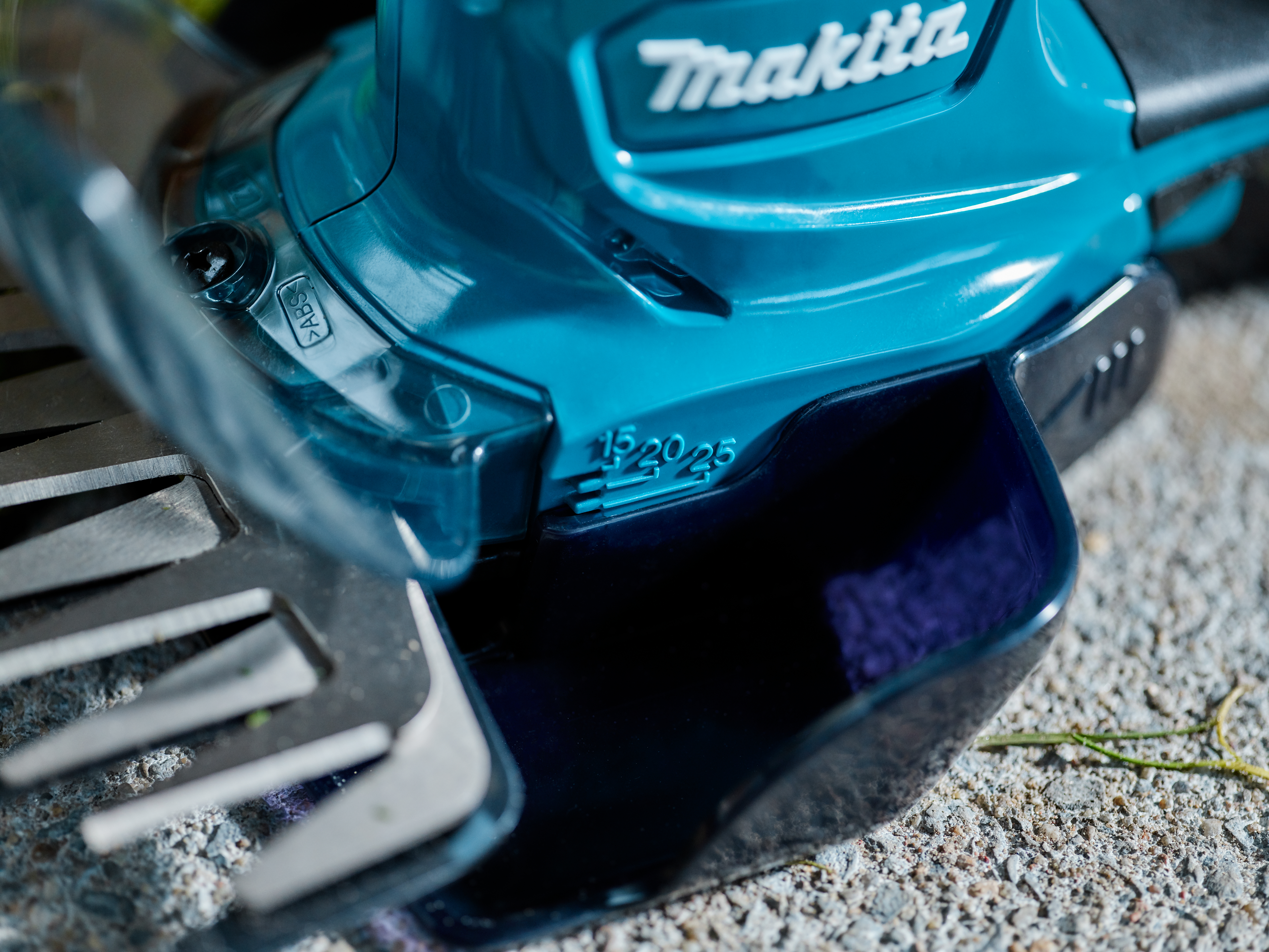 145454_Makita_buxus_grasschaar_DUM604ZX_18V_200_160mm_p6