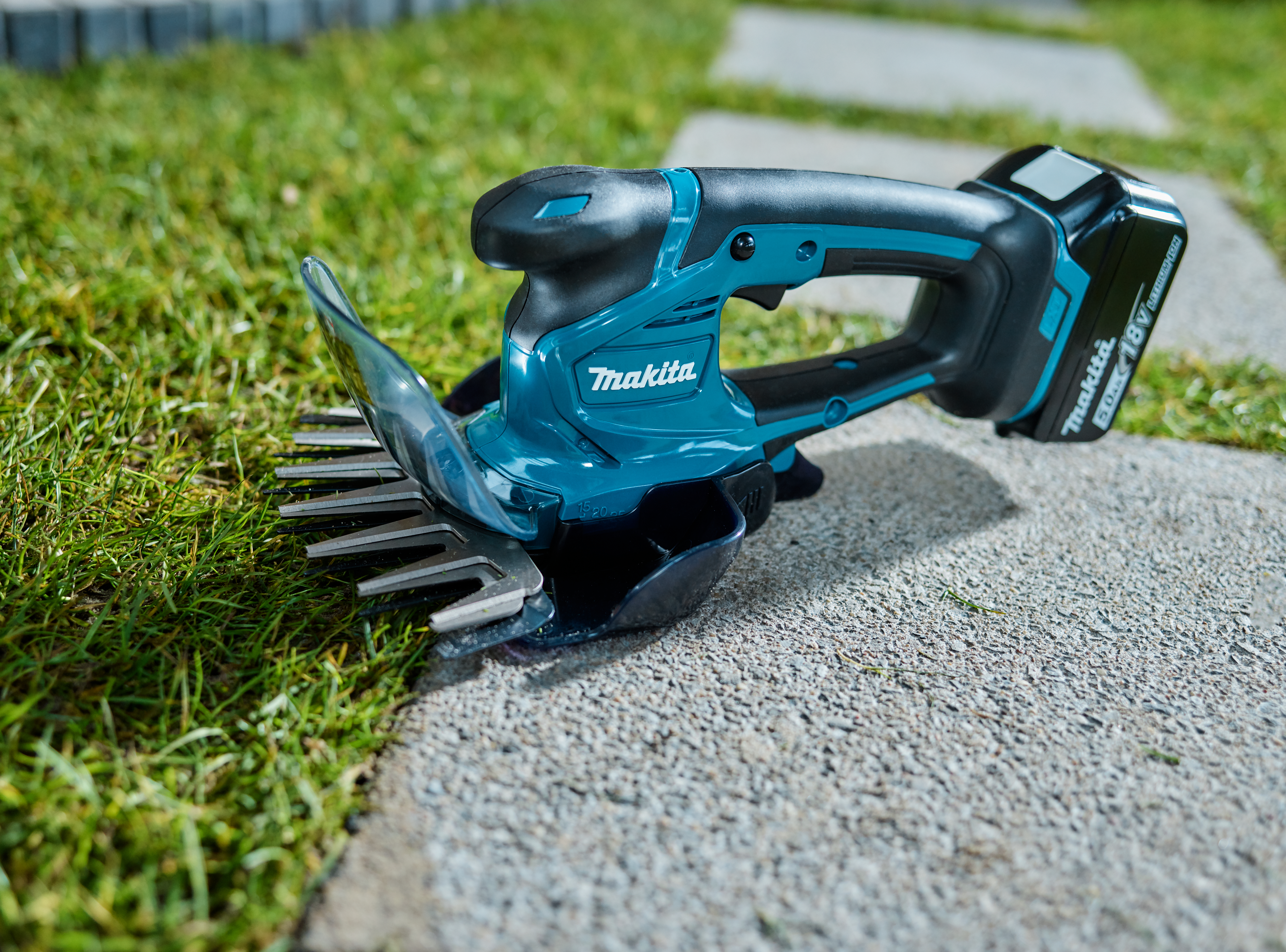 145454_Makita_buxus_grasschaar_DUM604ZX_18V_200_160mm_p8