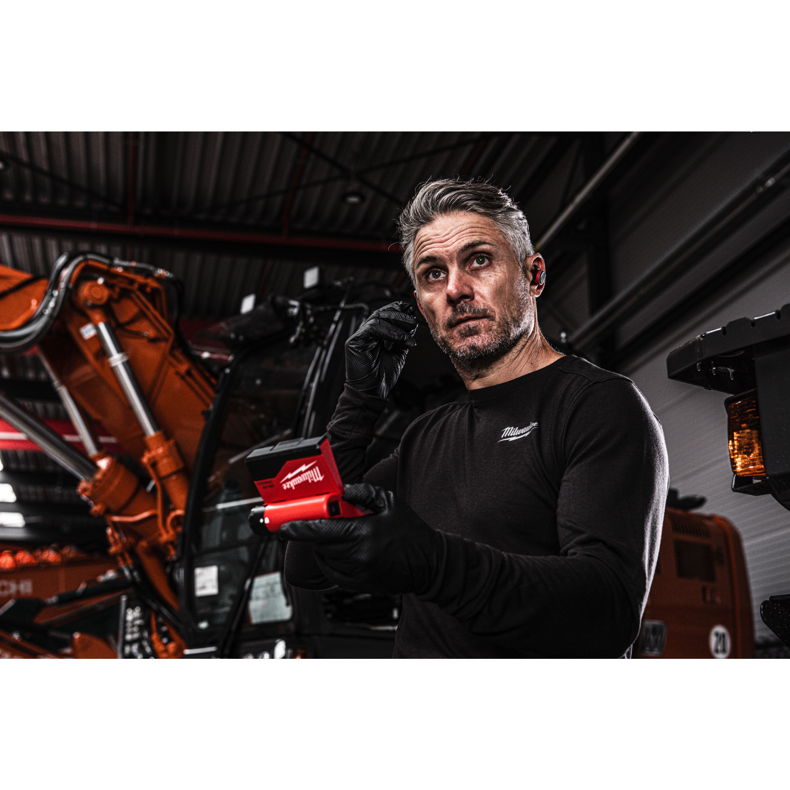 146198_Milwaukee_Oordoppen_met_Bluetooth_jobsite_Ear_Buds_p2