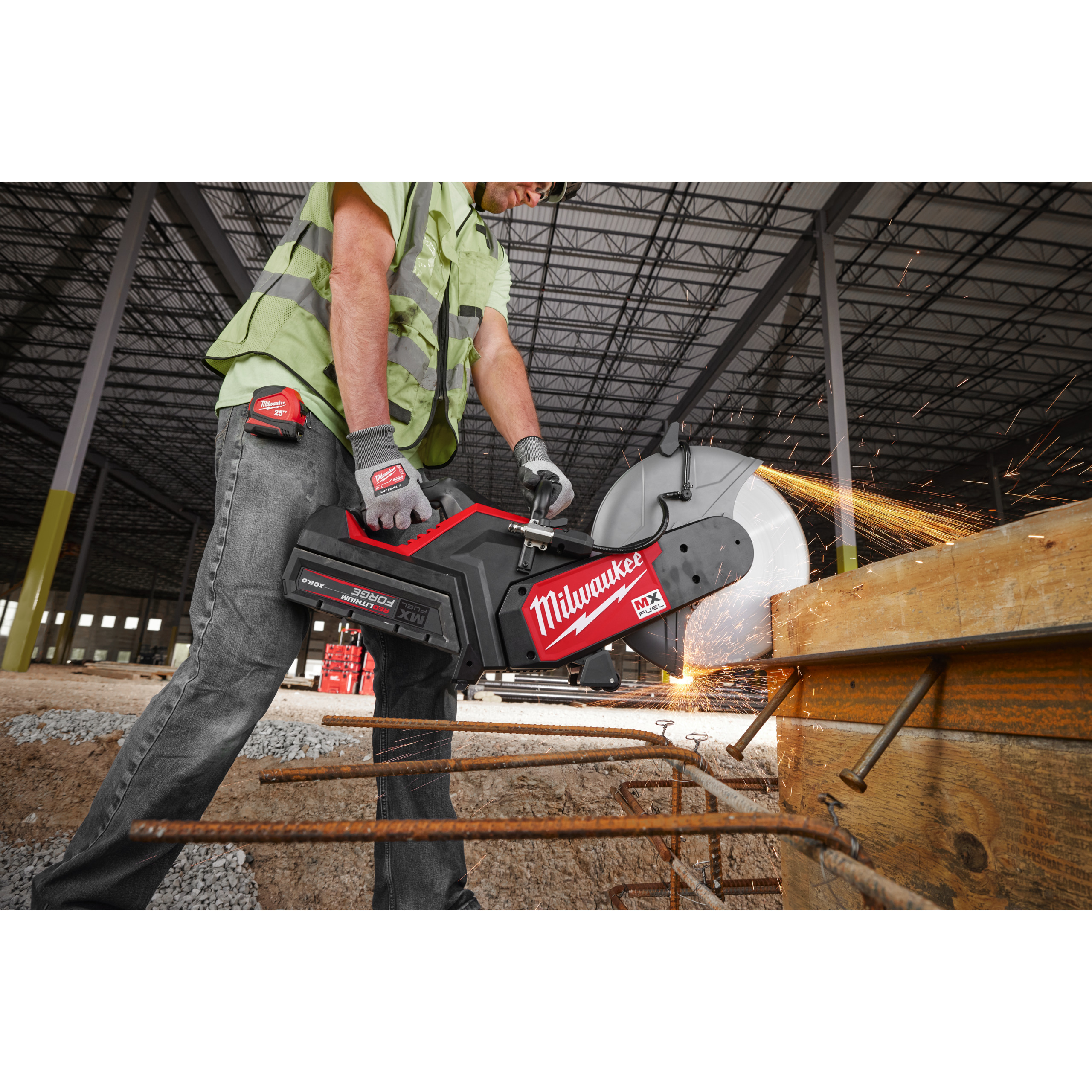 146227_Milwaukee_MX_FUEL_doorslijper_350mm_rem_2x_8_0Ah_MXF_COS350G2_802_p7