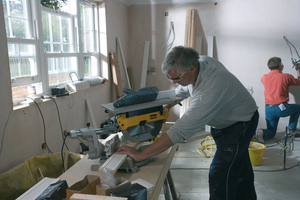 146243_Dewalt_afkort_tafelzaag_305mm_1500W_inductie_D27111_QS_p2