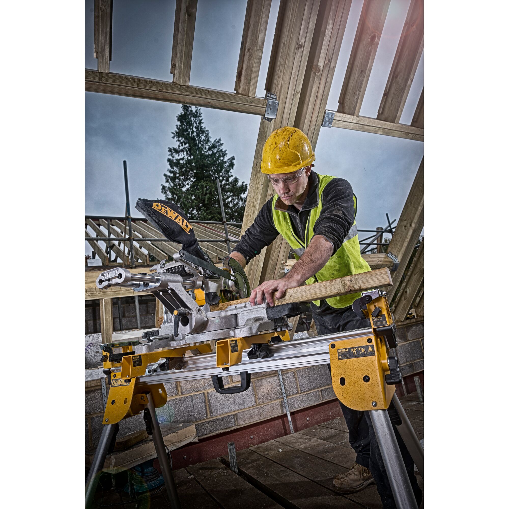 146245_Dewalt_18V_afkort__verstekzaag_184mm_XPS_DCS365N_XJ_p7