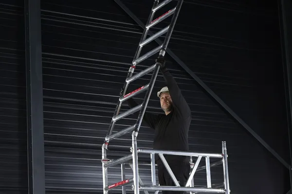 146583_Altrex_rolsteiger_MiTOWER_Fiber_Deck_0_75x1_20x6_20m_p2