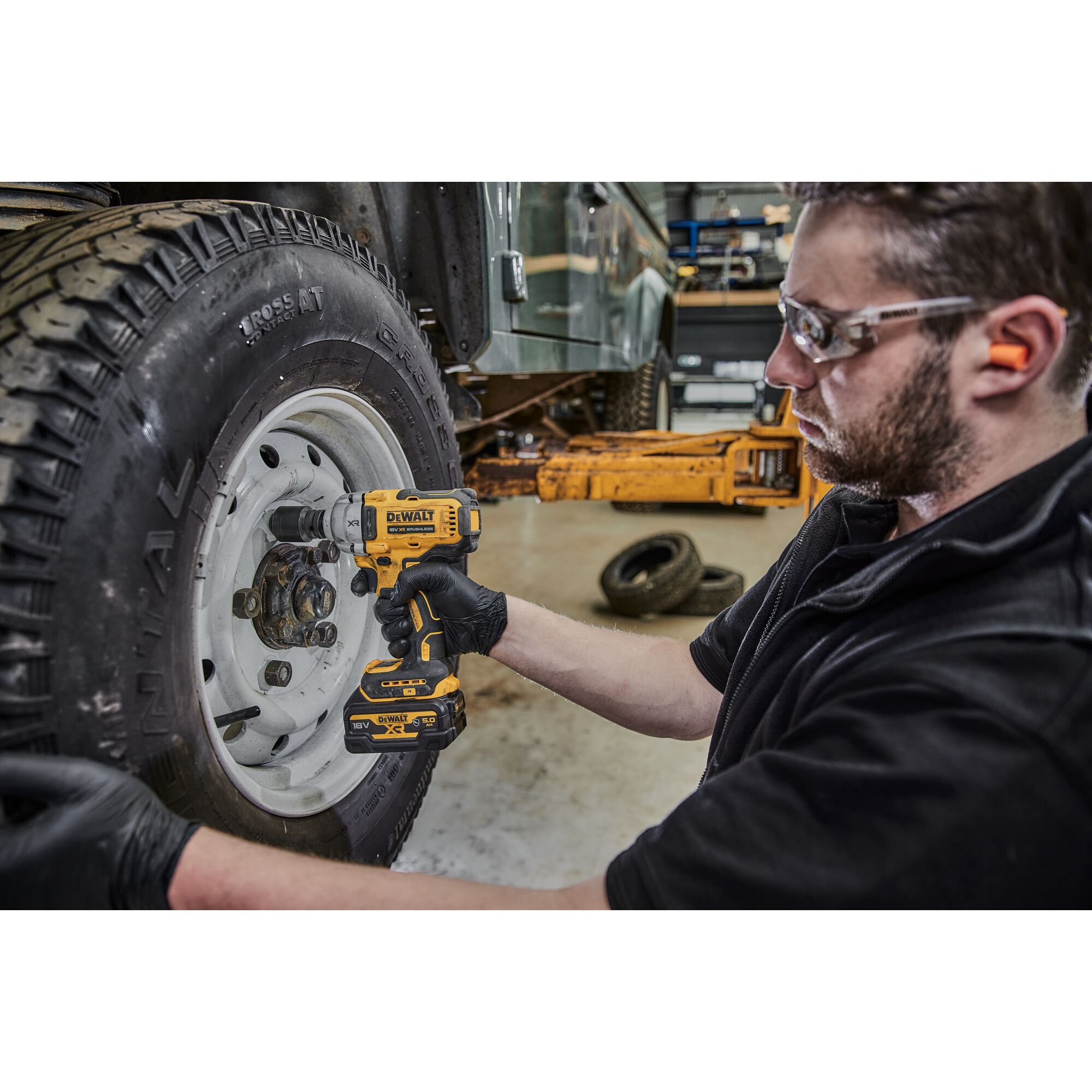 147428_Dewalt_18V_slagmoersleutel_1_2__812Nm_frictiering_DCF891NT_XJ_p7