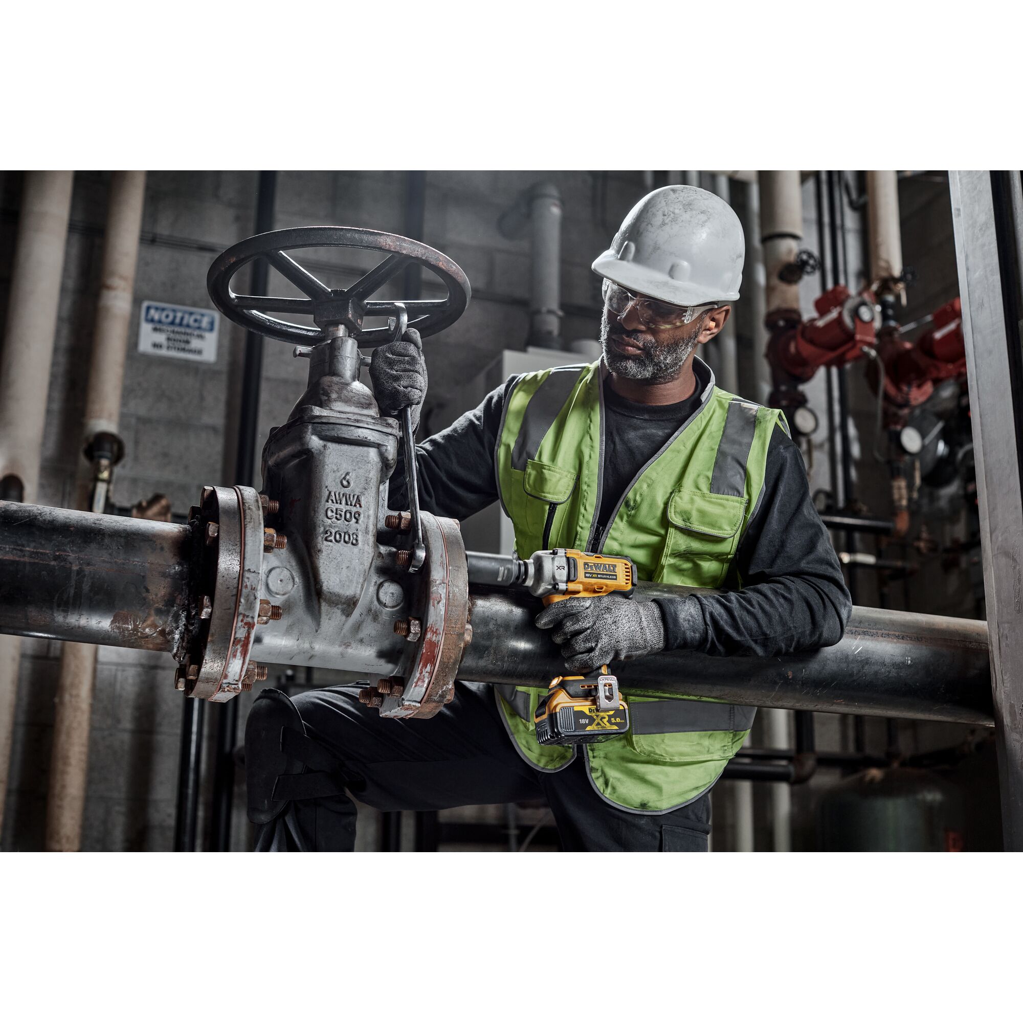 147429_Dewalt_18V_slagmoersleutel_1_2__812Nm_borgpen_DCF892N_XJ_p7