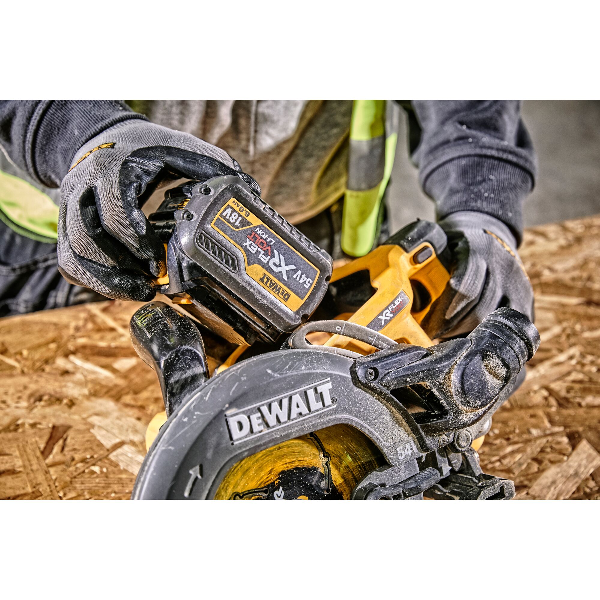 147451_Dewalt_54V_cirkelzaag_190_65mm_Flexvolt_hoog_koppel_DCS577N_XJ_p6