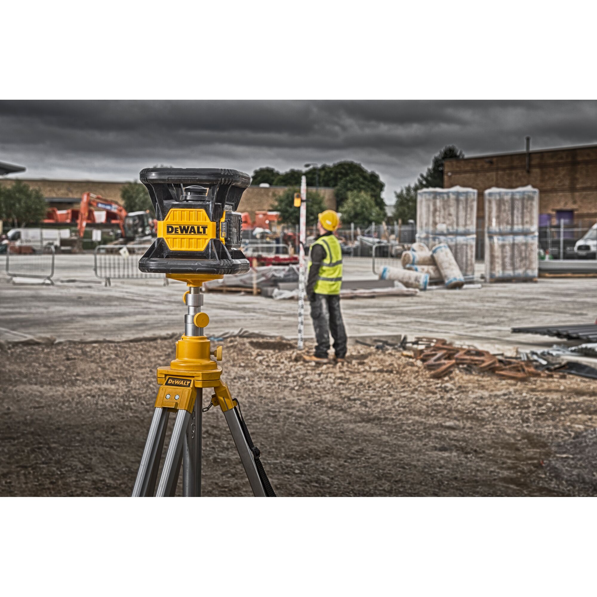 147469_Dewalt_18V_roterende_laser_rood_IP54_1_x_2_0Ah_incl__statief_en_meetlat_DCE074D1R_SET_p6